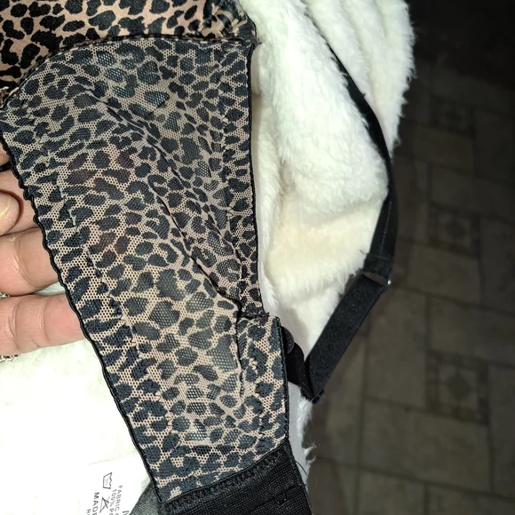Victoria SECRET Bra in dark copper and black cheetah print. Used a couple  times - Picture 7 of 9